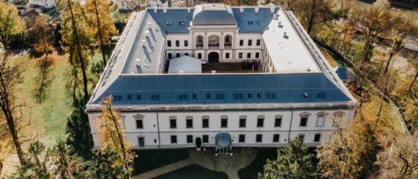 რეზიდენცია ორლოვე ახალმა მფლობელმა დაიცვა ნგრევისგან, დღეისათვის იგი წარმოადგენს ერთ-ერთ ულამაზეს სასტუმროს